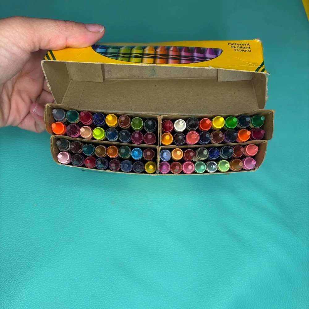 Crayola Crayons Vintage 64‎ count